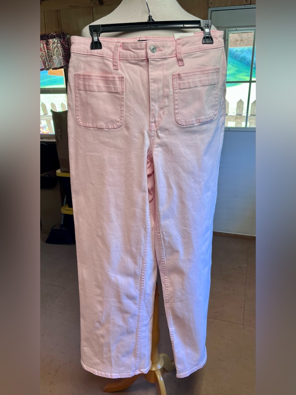 NWT High-Rise Wide Leg Patch Pocket Jeans in Pink Frost Free Assembly